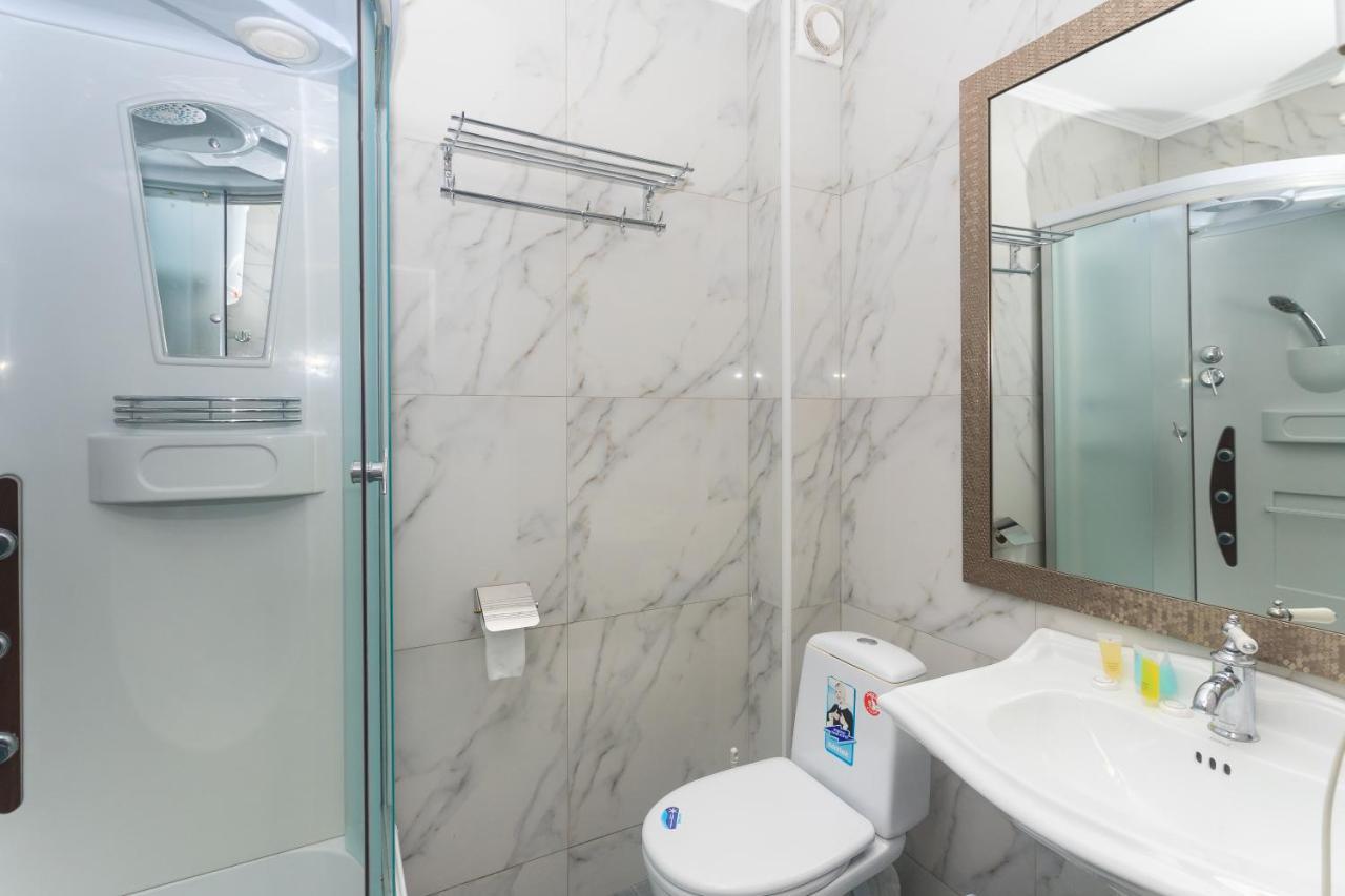Sunkar Hotel Алма Ата Екстериор снимка